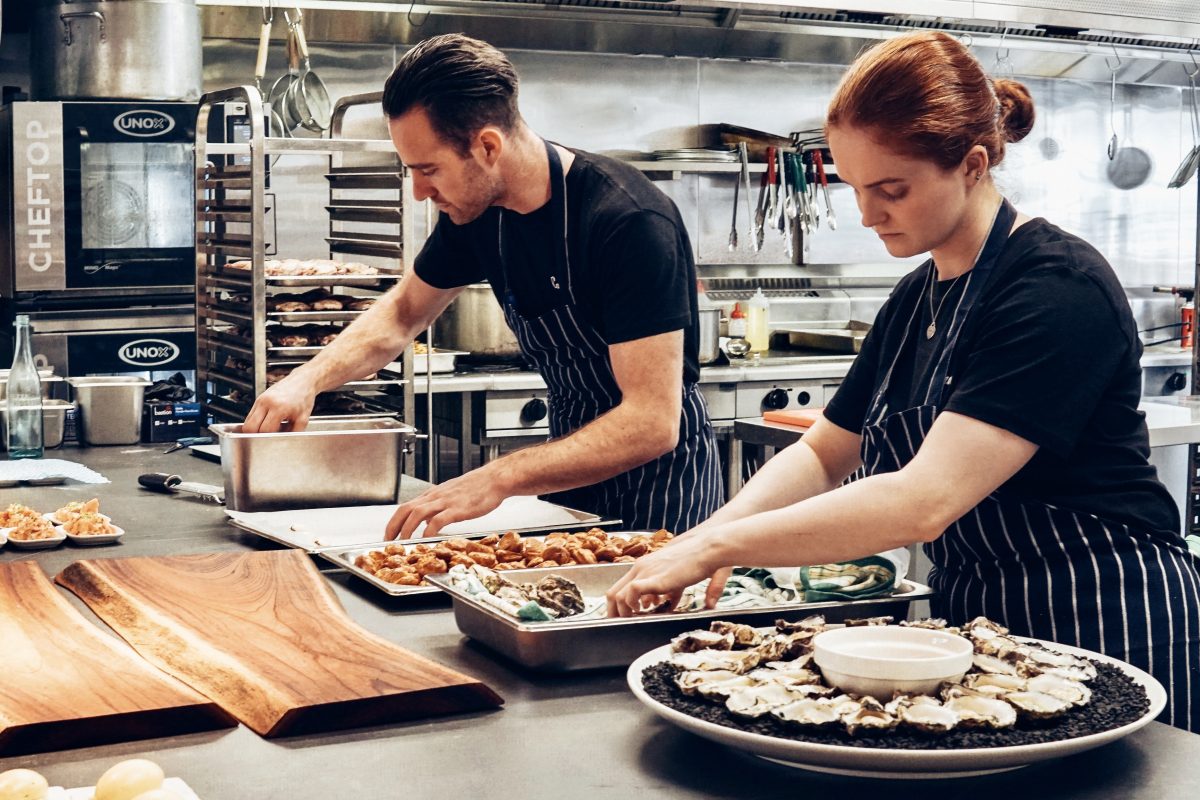 Arbeitsschutzvorschriften und -programme in der Gastronomie